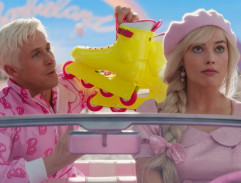 Film Barbie je chytrou i chaotickou zábavou pro dospělé princezny