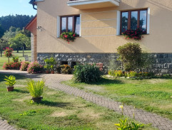 Slunce, seno, jahody