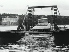 Hausboat na hladině
