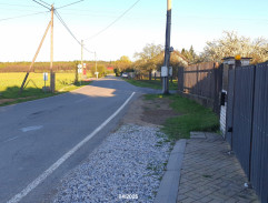 pri autobusoovej zastávke