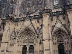 William před katedrálou