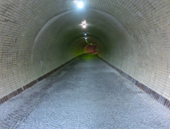 v tuneli