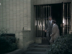 východ z budovy Bezpečnosti