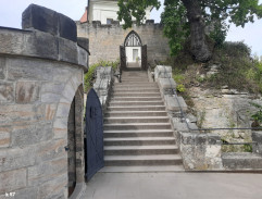 schody skalného hradu