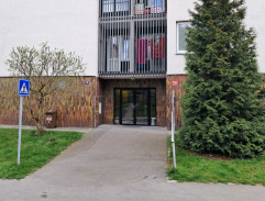 S04E03 Dáma na kolejích