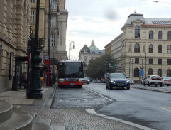 pred múzeom Kunsthaus