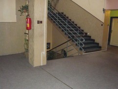 schody v hoteli