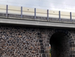 oblúk na železničnom moste