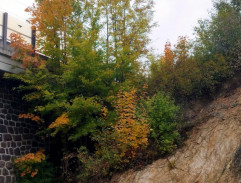 chodník zo železničného mosta