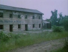 opustená továreň