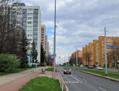 cesta na sídlisku