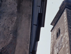 První záběr na věž