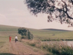 Robert a Diana běží na kopec