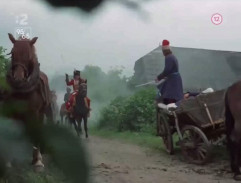 ulica v horiacej dedine