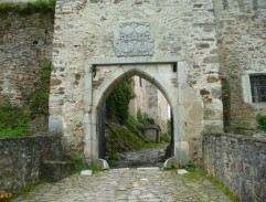 Lavička u hradní brány