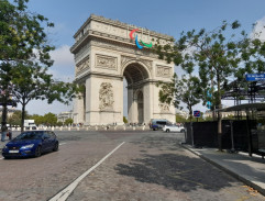 Pan Jang je v Paříži