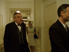 Na nemocniční chodbě