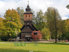 Dřevěný kostelík