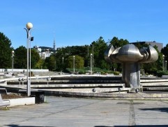 park s fontánou