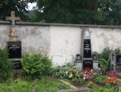 U hrobu Františka Bartůňka