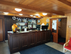 Poručík Hartman u recepce