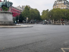 Gérard začíná pronásledovat špeha