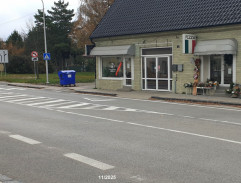 na autobusovej zastávke