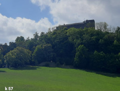 lúka pod hradom