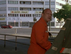 Lupiči vyliezajú z kanála