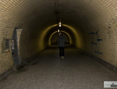 Karel v tunelu