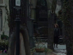 Miluška na hřbitově