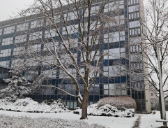 podnik, kde pracuje Válečkov otec