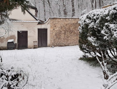 Gábina vychází z domu