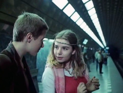 Na nástupišti v metru