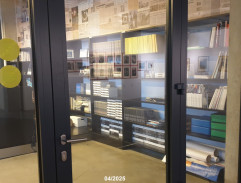 Před výstavní síní