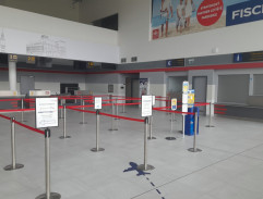 Zadržení Simony na letišti