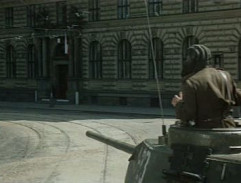 Sovětský tank na náměstí