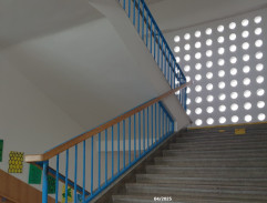 Schodiště ve škole