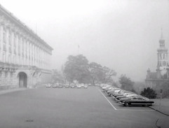 Před ministerstvem zahr. věcí