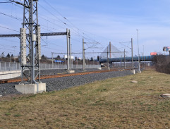 Příliš hlučná samota