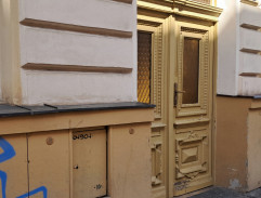 Dveře Hubertova domu