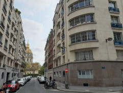 Před apartmánem Nikity