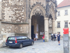 Hlavní vstup do katedrály