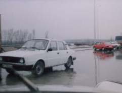 parkovisko pri diaľnici