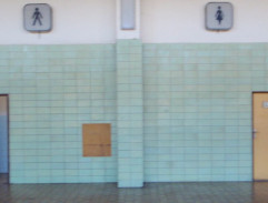 Ještě žiju s věšákem, plácačkou a čepicí