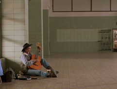 Ještě žiju s věšákem, plácačkou a čepicí