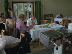 Ještě žiju s věšákem, plácačkou a čepicí