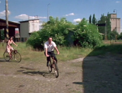 Ještě žiju s věšákem, plácačkou a čepicí