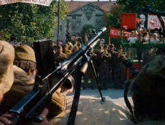 tríbúna na námestí