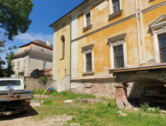 Kolem zámku
